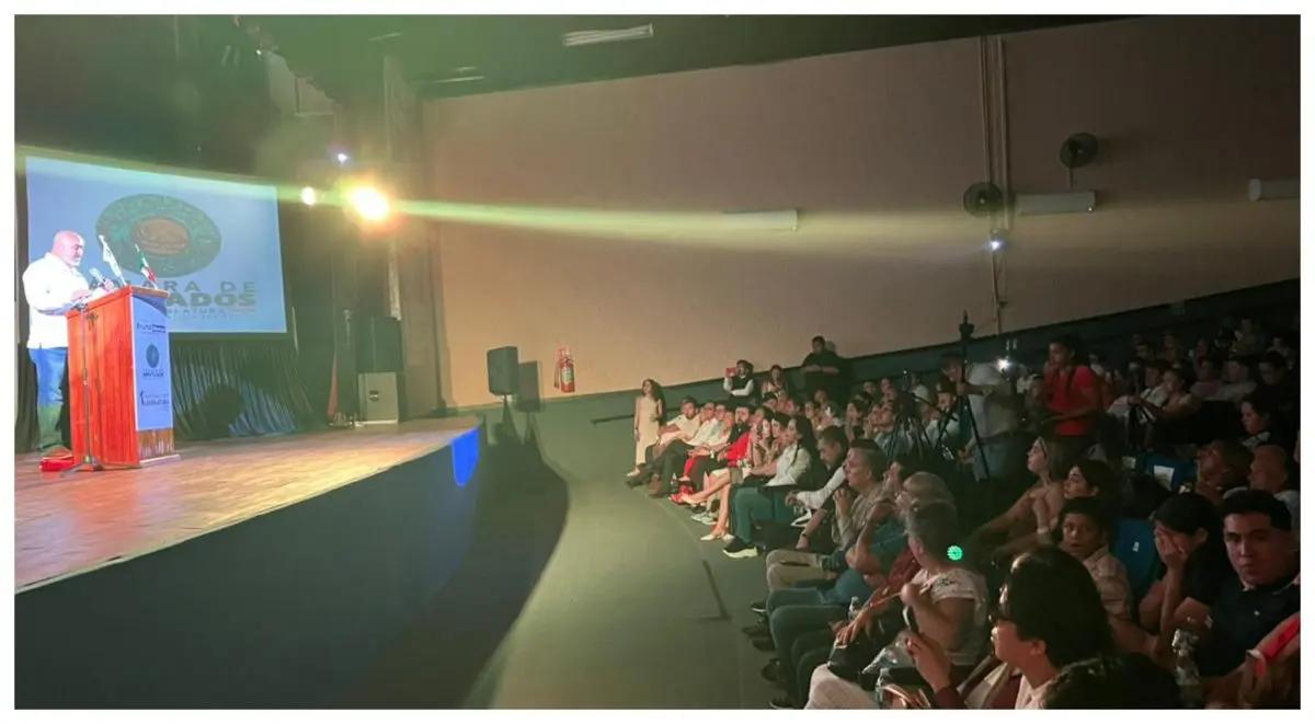 Diputado federal Bruno Blancas rindió su I Informe de Actividades en Puerto Vallarta