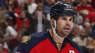 Woman alleges former Canuck Willie Mitchell sexually assaulted her in 2022 in Tofino
