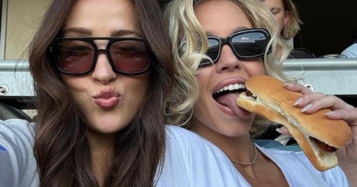 Sydney Sweeney & Her Friend Enjoy Hot Dogs at Dodgers Game