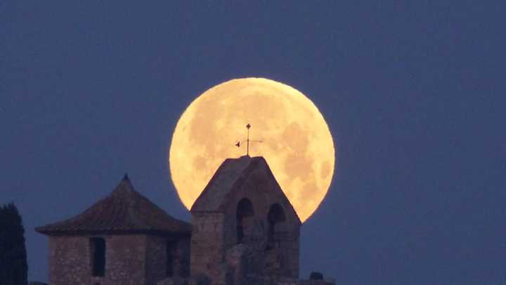 Octubre trae la primera superluna del año que iniciará una secuencia astronómica poco habitual