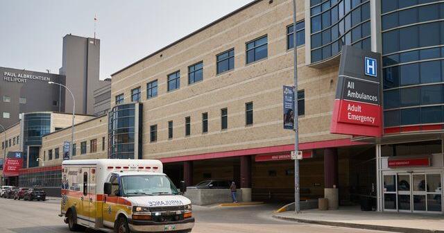 CP NewsAlert: Winnipeg high school football player injured in game dies