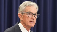 La Fed está dividida sobre recortes adicionales en las tasas de interés: ‘aproximadamente la mitad’ está a favor de dos más este año, según las actas