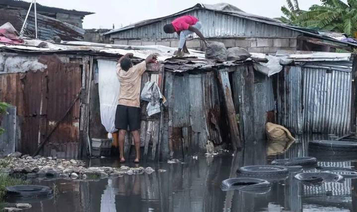 Más de 30 muertos en el Caribe por el paso del huracán Melissa
