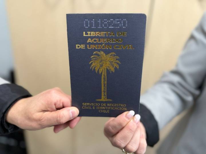Registro Civil conmemora 10 años del Acuerdo de Unión Civil: 3188 parejas lo han realizado en la reg...