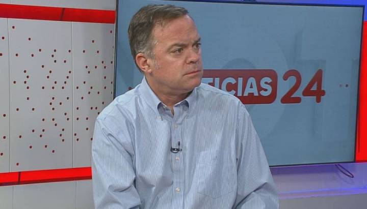 Senador Walker: “Ni los funcionarios públicos son parásitos ni el Gobierno es una tropa de atorrantes”