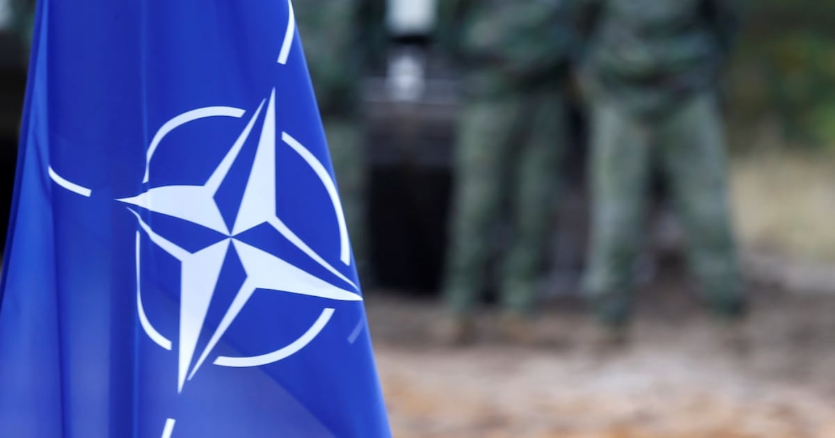 Estados Unidos comunica a sus aliados que reducirá su presencia militar en Europa