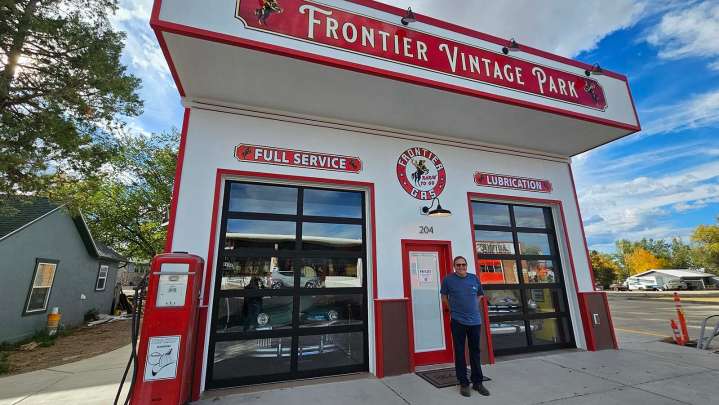 Sleep Next To Classic Cars And Retro Kitsch At Gillette Auto Museum Airbnb