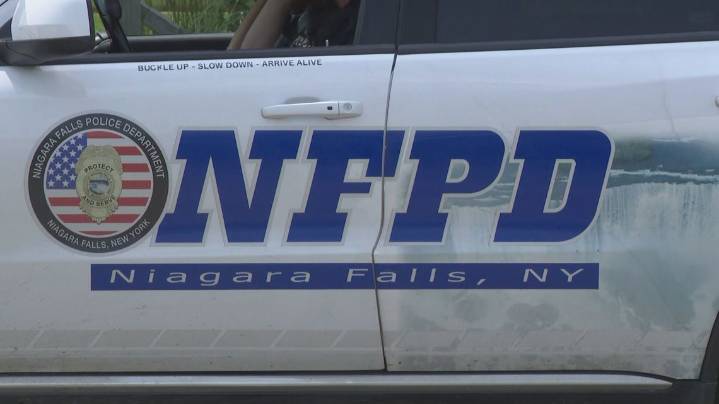 Pedestrian struck at Niagara Falls intersection, taken to ECMC