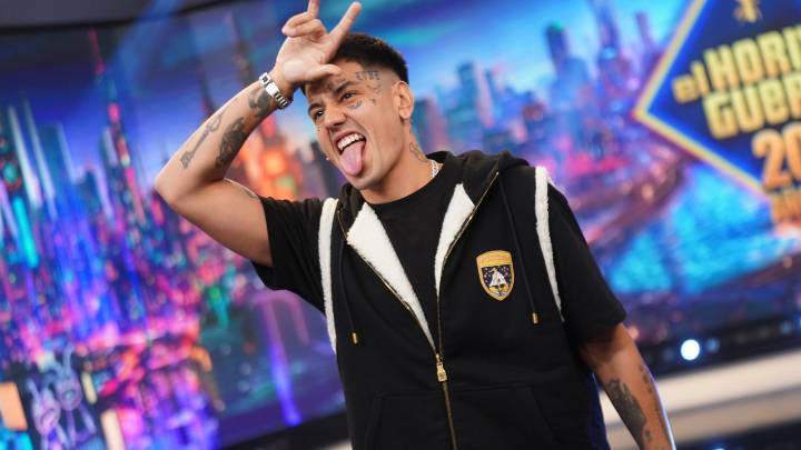 Duki defiende en 'El Hormiguero' la necesidad de llorar y asegura que sus tatuajes son su capa de superhéroe