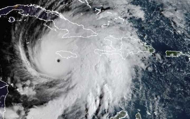 El huracán Melissa, más fuerte que Katrina, se acerca a Jamaica