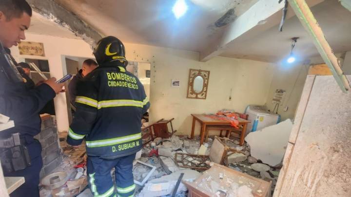 Explota tanque de gas en vivienda de Coyoacán, reportan destrozos y 2 lesionados