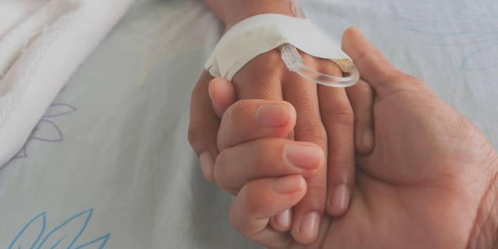 Niña de 10 años con fibrosis quística en Cali lucha por su vida ante falta de medicamentos de su EPS