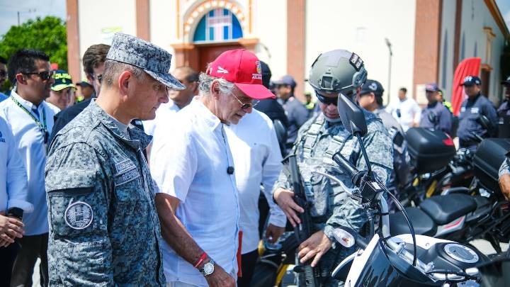 Comienzan entrega de 110 motocicletas para fortalecer a la fuerza pública en Atlántico
