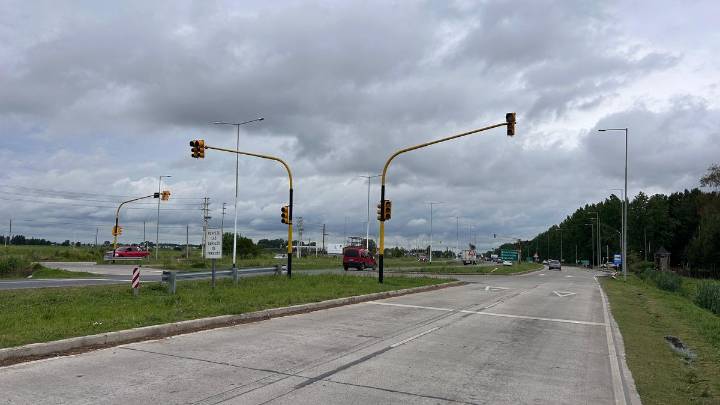 Canning: tras el temporal, no funcionan los semáforos de la Ruta 58 y El Deslinde