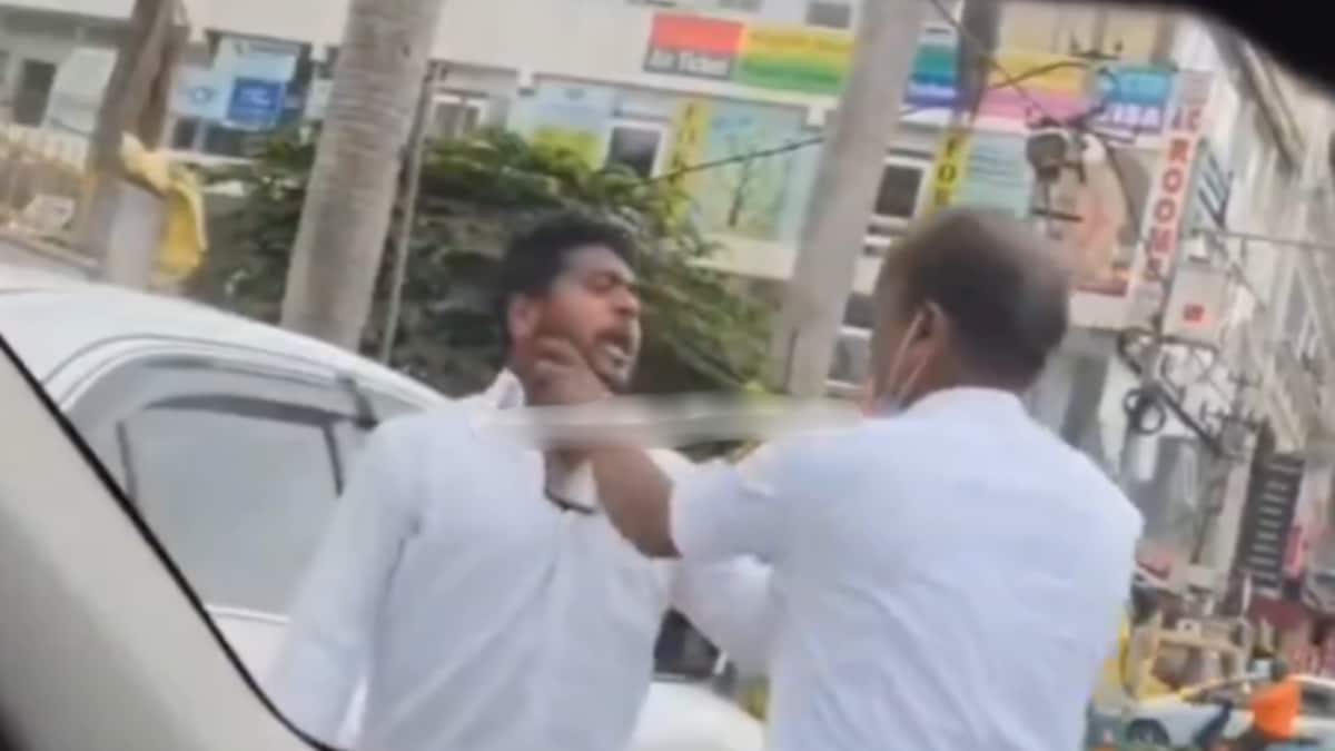 ‘Abuse Of Power?’: Bengaluru Traffic Cop Slaps ‘Innocent’ Cab Driver Over Parking Dispute, Locals Say ‘Both Are Wrong’