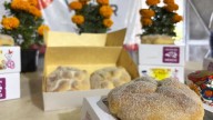 Reclusos de la CDMX elaboran pan de muerto para venta al público