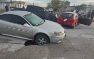Caen autos en tres hundimientos de drenaje en mismo tramo de la Clouthier y Mitla