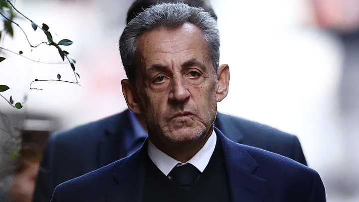 Condenaron a cinco años de prisión a Nicolas Sarkozy, el primer expresidente francés encarcelado por corrupción