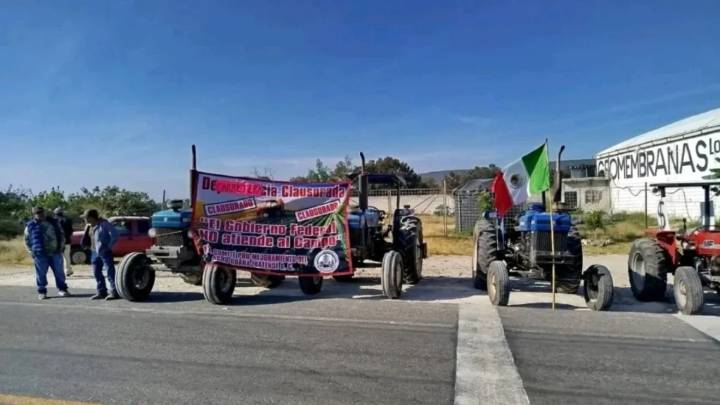 Se complica caos vial en Guanajuato con más de 25 bloqueos