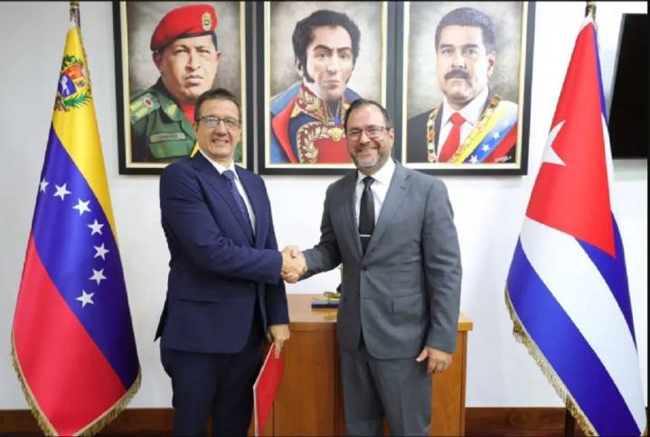 Venezuela recibió Copias de Estilo de embajador de Cuba