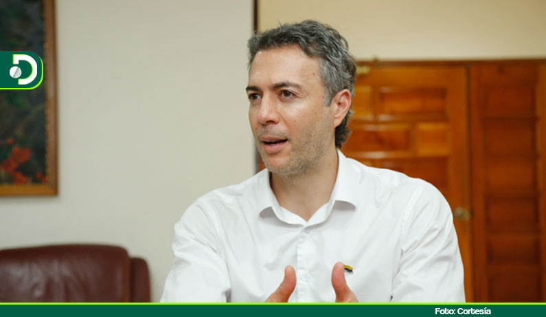 Daniel Quintero anuncia que se retira de la consulta del Pacto Histórico