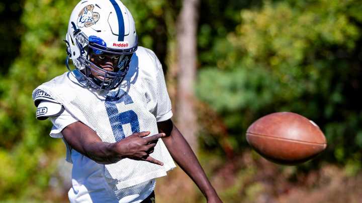 How a sophomore QB, scheme change reinvented Roberson…