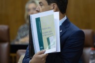 Moreno afronta el debate más duro de su mandato por los cribados de cáncer y la oposición le pide que dimita