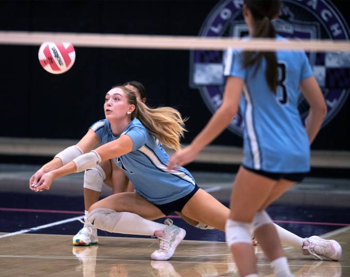 Sisters faceoff as top-ranked Howard volleyball sweeps Long Reach