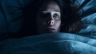 ¿Se puede despertar a una persona mientras atraviesa por una parálisis del sueño?