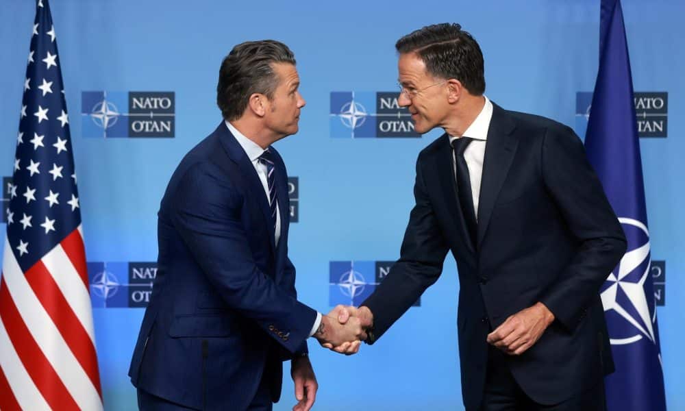 Rutte recalca que OTAN solo derribaría aviones rusos sobre su espacio aéreo si son amenaza