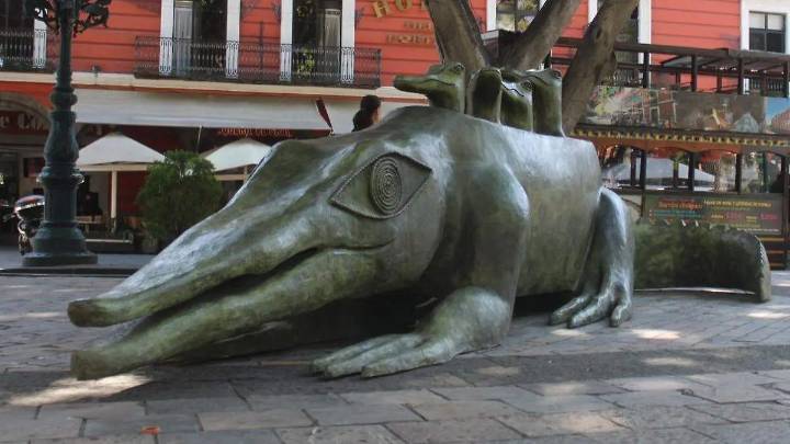 ¿Quién fue Leonora Carrington y por qué movieron de lugar su estatua en Puebla?
