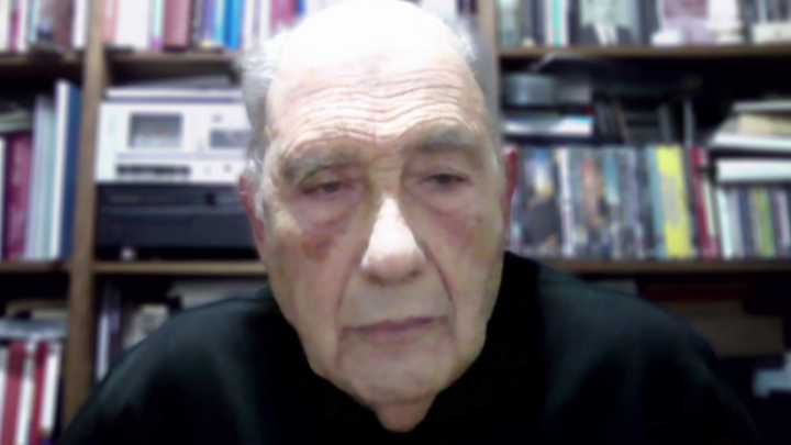 Carlos San Juan (82), médico jubilado: “Dividir a jóvenes y mayores es un error maquiavélico”