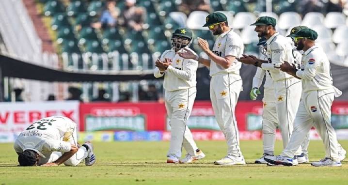 Afridi’s Historic Five-For Can’t Stop South Africa’s Late Fightback