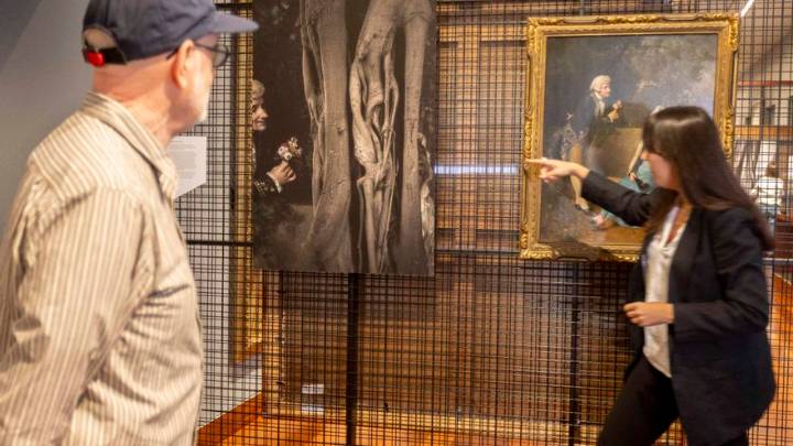 Un Nenuco entre cuadros del siglo XIX: encuéntralo en el Mubag de Alicante