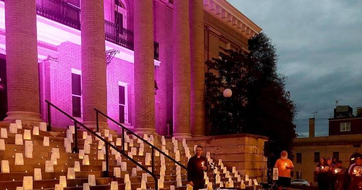 Candlelight vigil at Smyth courthouse sends message of recovery