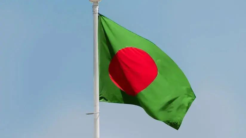 Incendio paraliza el principal aeropuerto de Bangladesh y se suspenden todos los vueltos