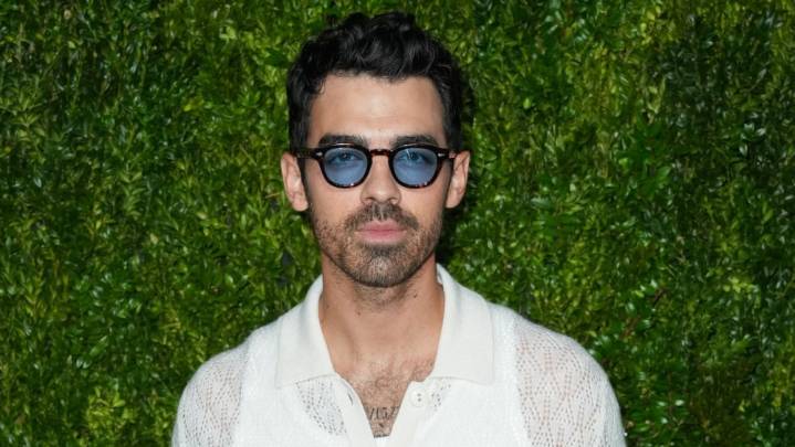 Joe Jonas Reacts to Rumors He Snorted Cocaine Onstage During Show 