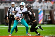 Embattled Dolphins coach Mike McDaniel appears out of answers after falling to 1-6 in loss to Browns – Winnipeg Free Press