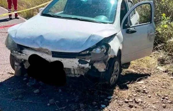 Muere uno en volcadura en la Parral