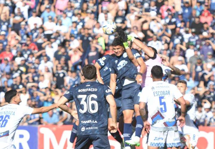 El uno por uno del Tomba en la igualdad en el clásico