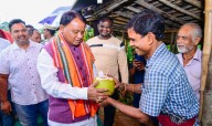 People’s CM Shares Coconut Moments with Local Vendor