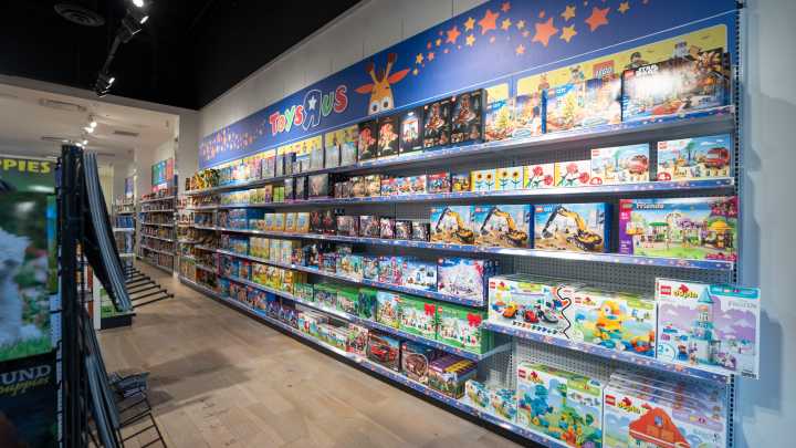 See inside the new Toys 'R' Us location at Jordan Creek