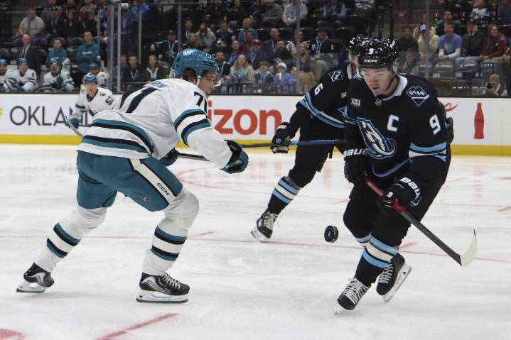 Deadspin | Nick Schmaltz records hat trick as Mammoth break away from Sharks