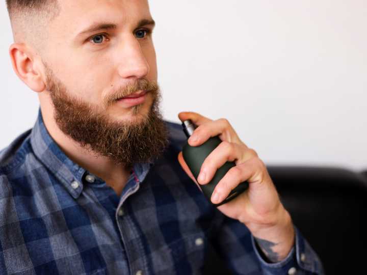 Los 7 mejores perfumes de hombre para ir a trabajar y no pasar desapercibido