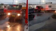Tren embiste a camión; el conductor salta segundos antes del impacto y se salva de milagro