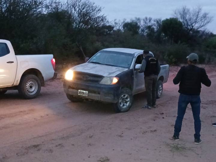 En un operativo tripartito en zona rural, secuestraron una camioneta buscada por robo