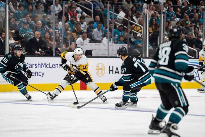 Deadspin | Penguins stalwarts blank Sharks, keep San Jose lone winless team