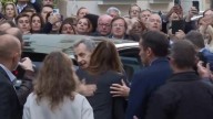 El emotivo abrazo entre Nicolas Sarkozy y Carla Bruni antes de su ingreso en prisión
