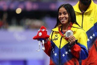 Alejandra Pérez con bronce en 400 metros T12