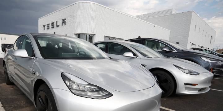 Tesla prices new Model 3 under $35K, debuts cheaper versions of electric car models